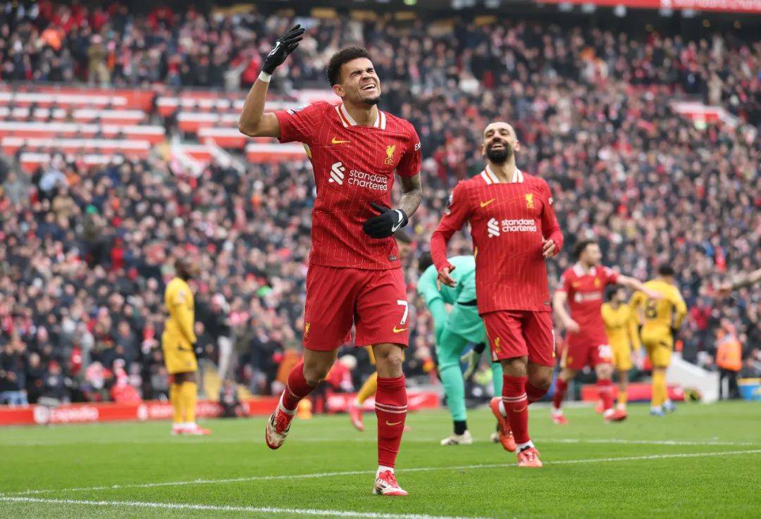 NG娱乐-萨拉赫重返赛场，领先优势明显首场状态出色，RNG观众沸腾！