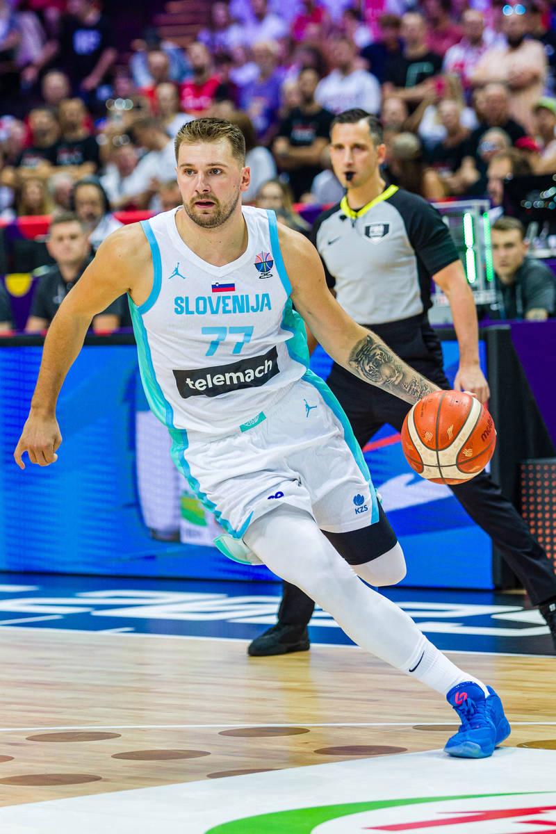 NG体育-关于东契奇在美国队比赛中大胜，惊险取胜引发热议！的信息